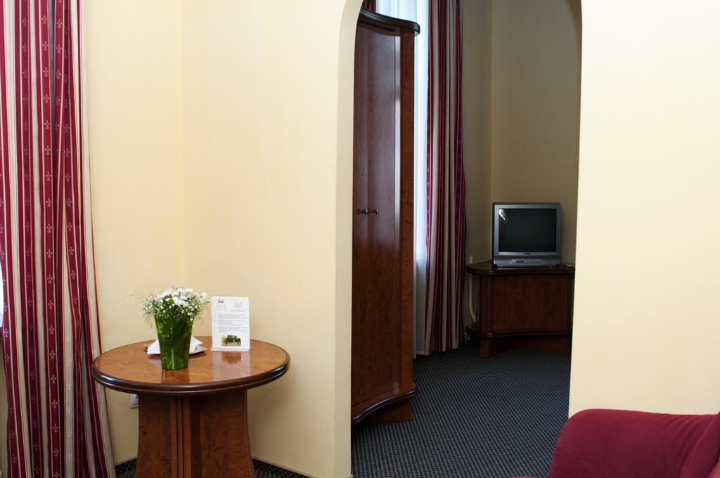 Wien Hotel Lviv Bilik gambar