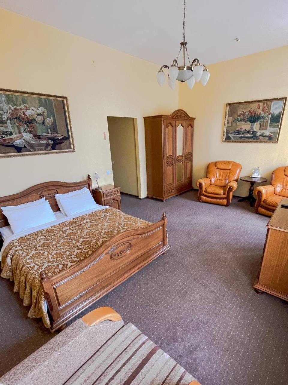 Wien Hotel Lviv Luaran gambar