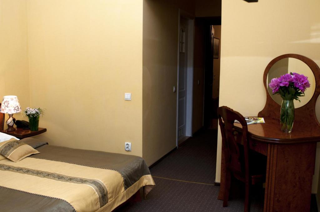 Wien Hotel Lviv Bilik gambar